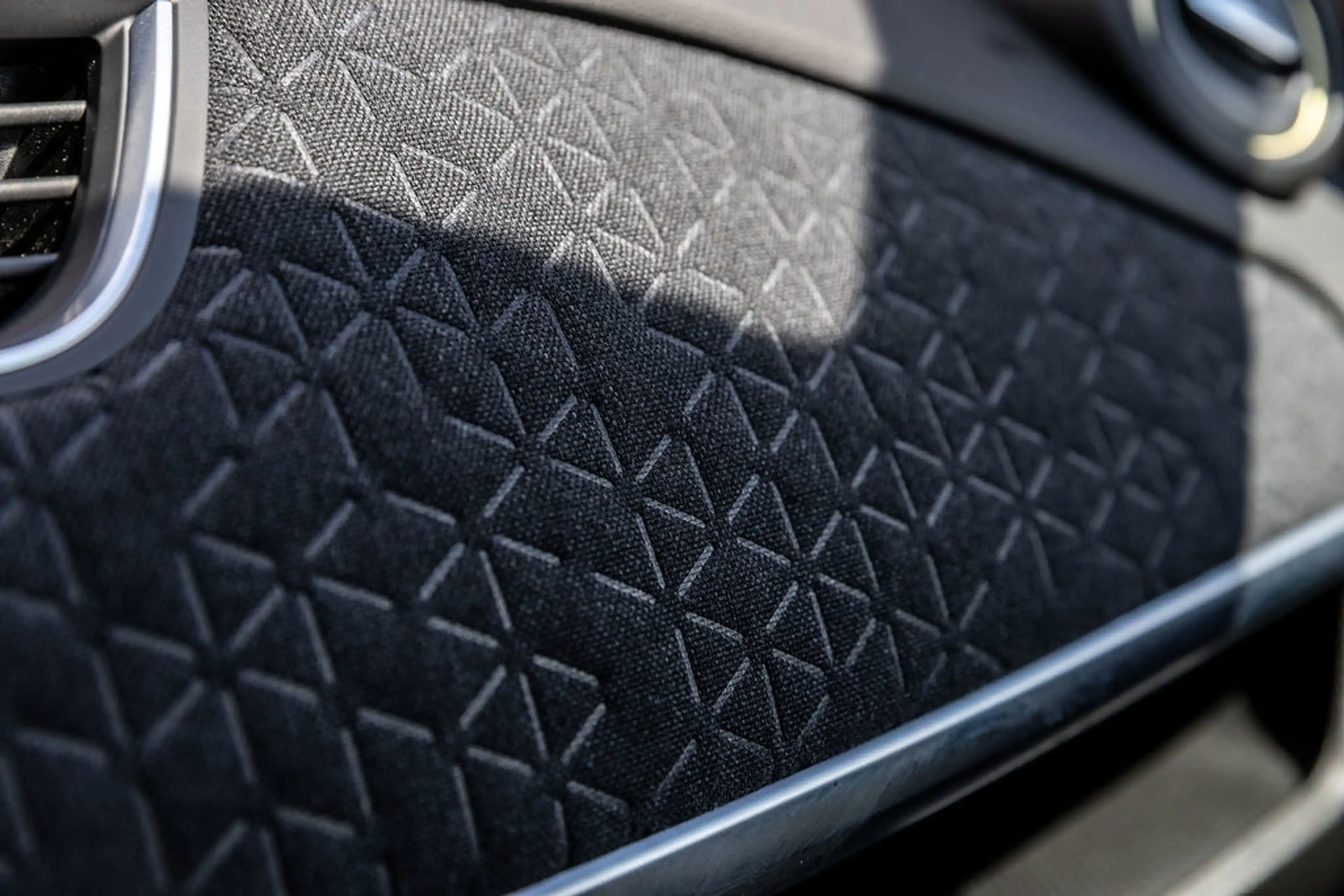 Renault ZOE R135 Iconic 52 kWh — photo 25
