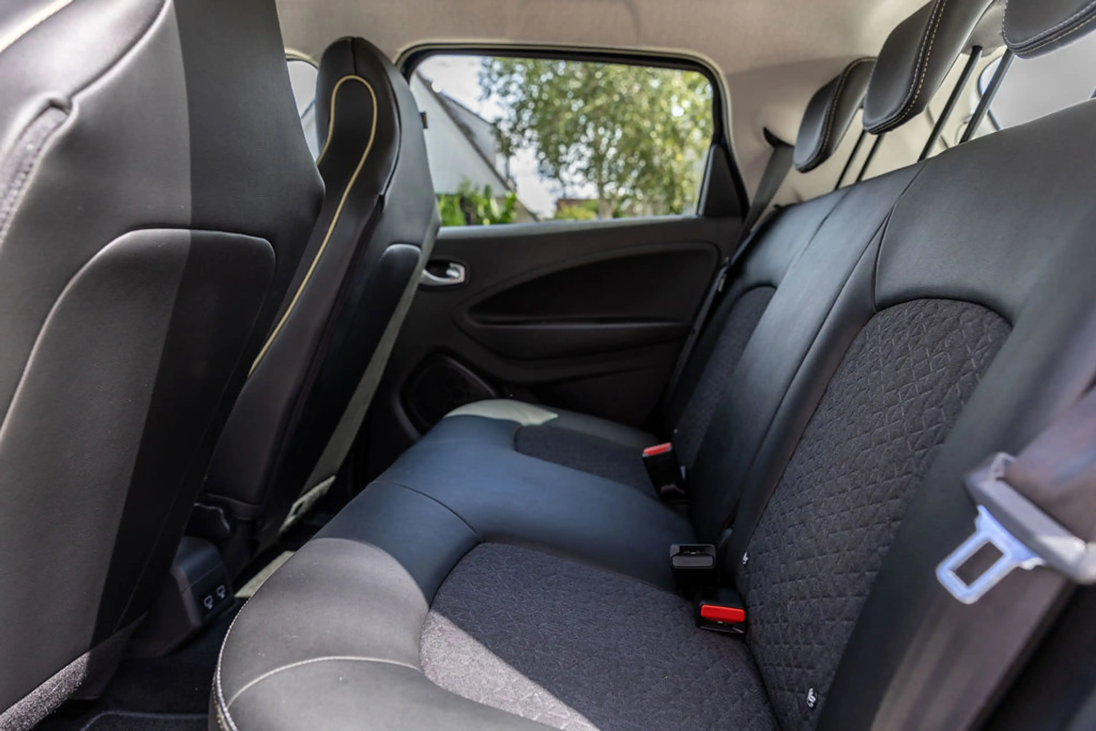 Renault ZOE R135 Iconic 52 kWh — photo 35
