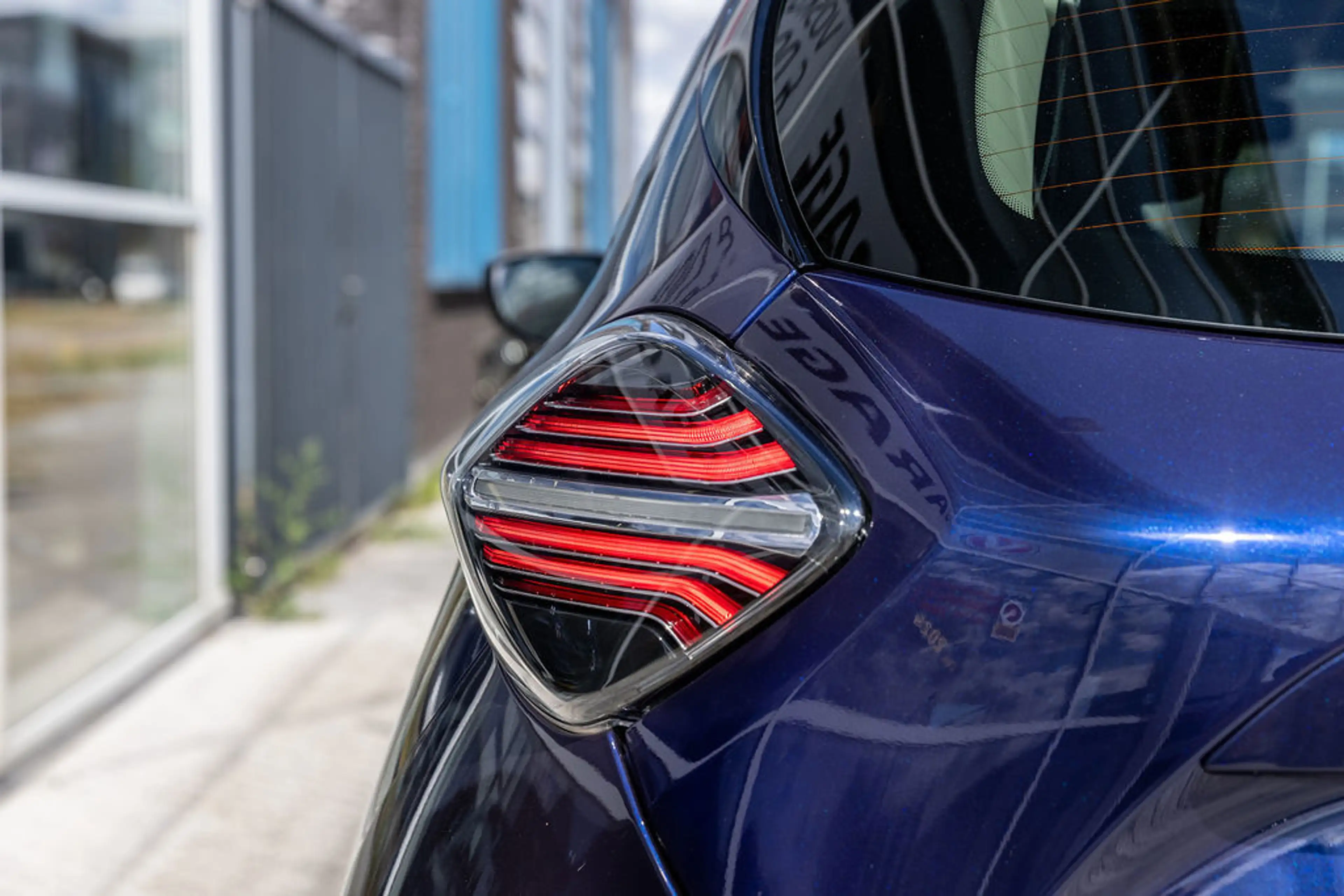 Renault ZOE R135 Iconic 52 kWh — photo 43