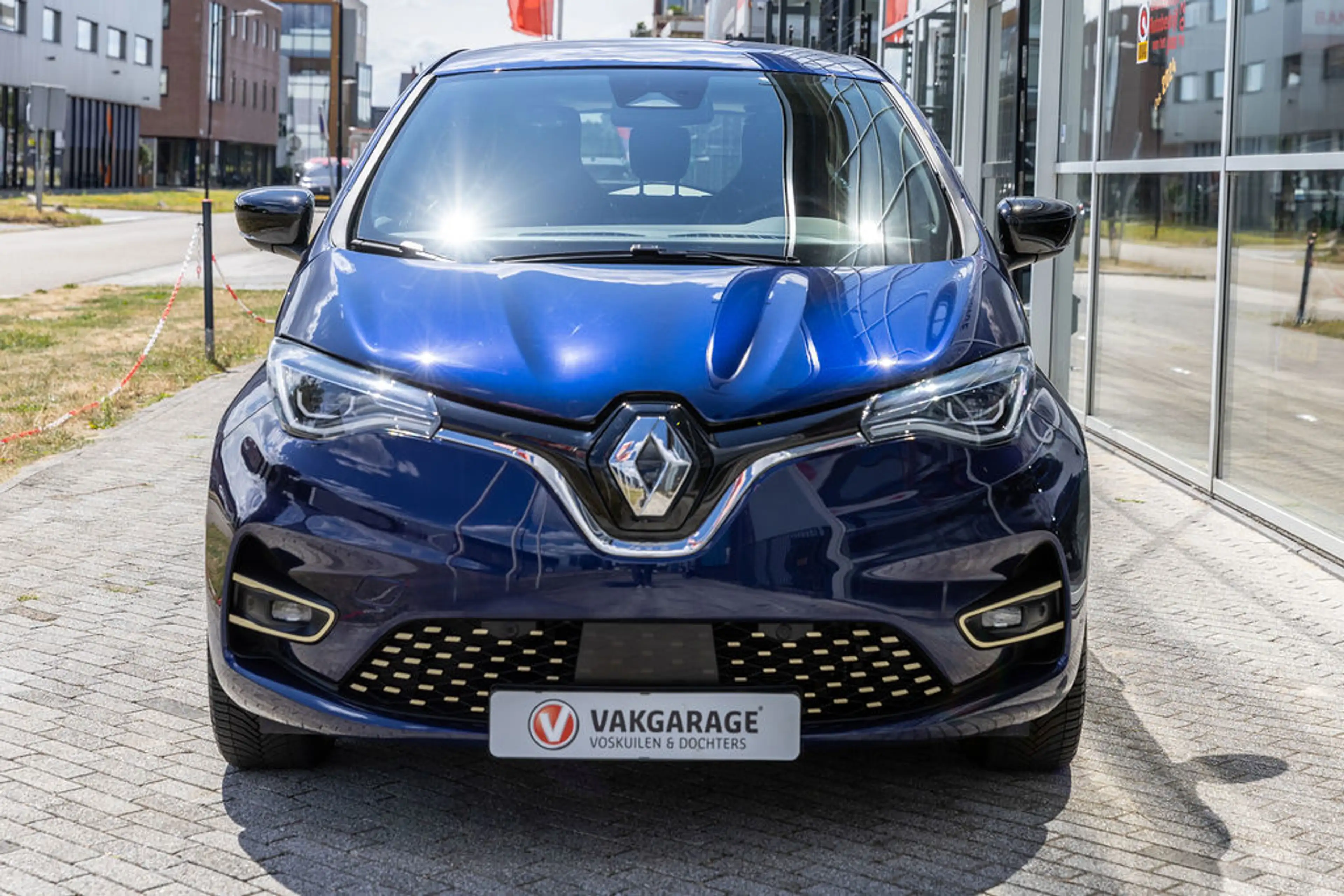 Renault ZOE R135 Iconic 52 kWh — photo 12