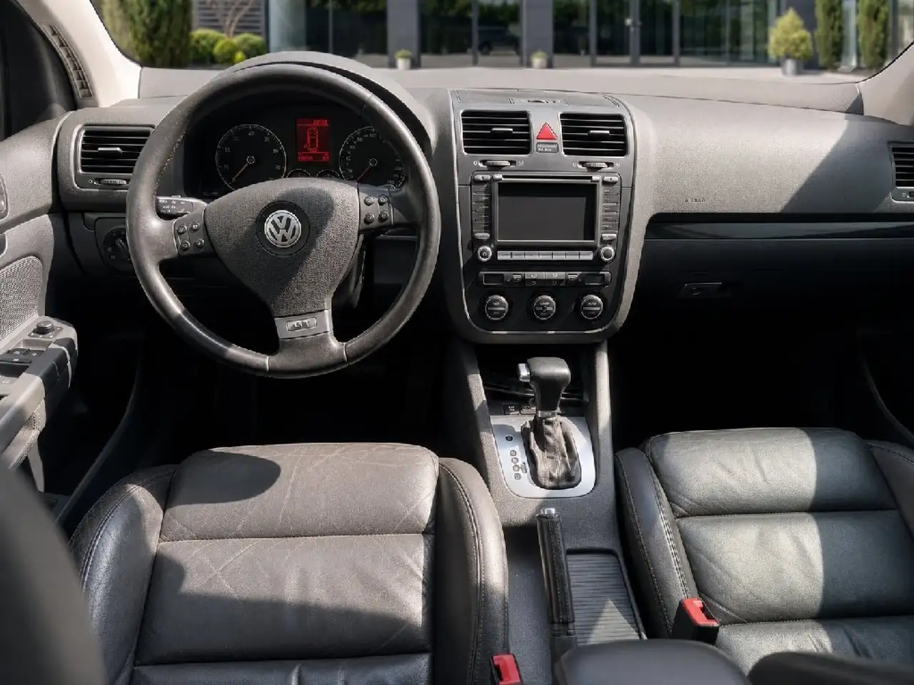 Volkswagen Golf Standard Model — photo 3