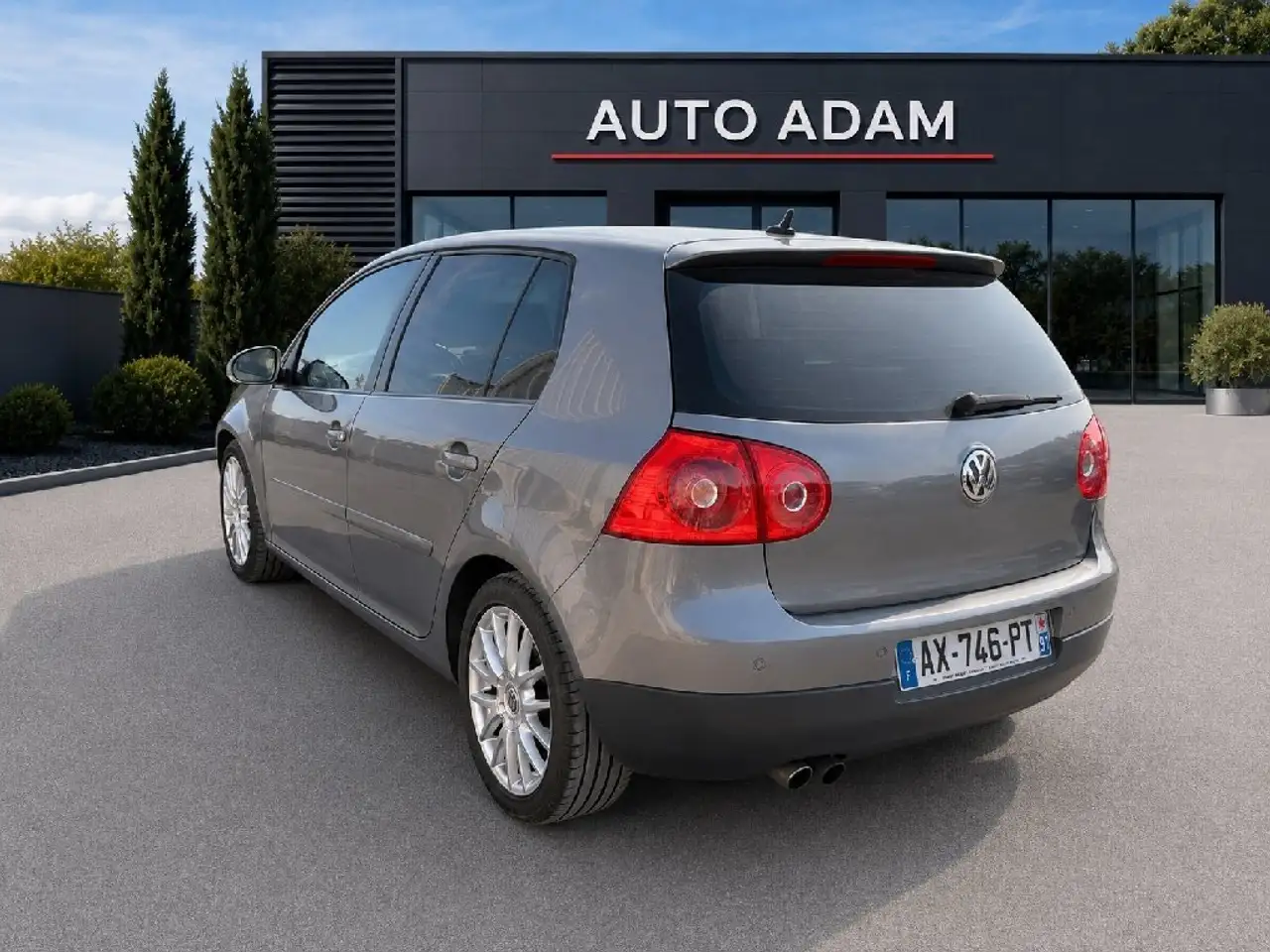 Volkswagen Golf Standard Model — photo 4