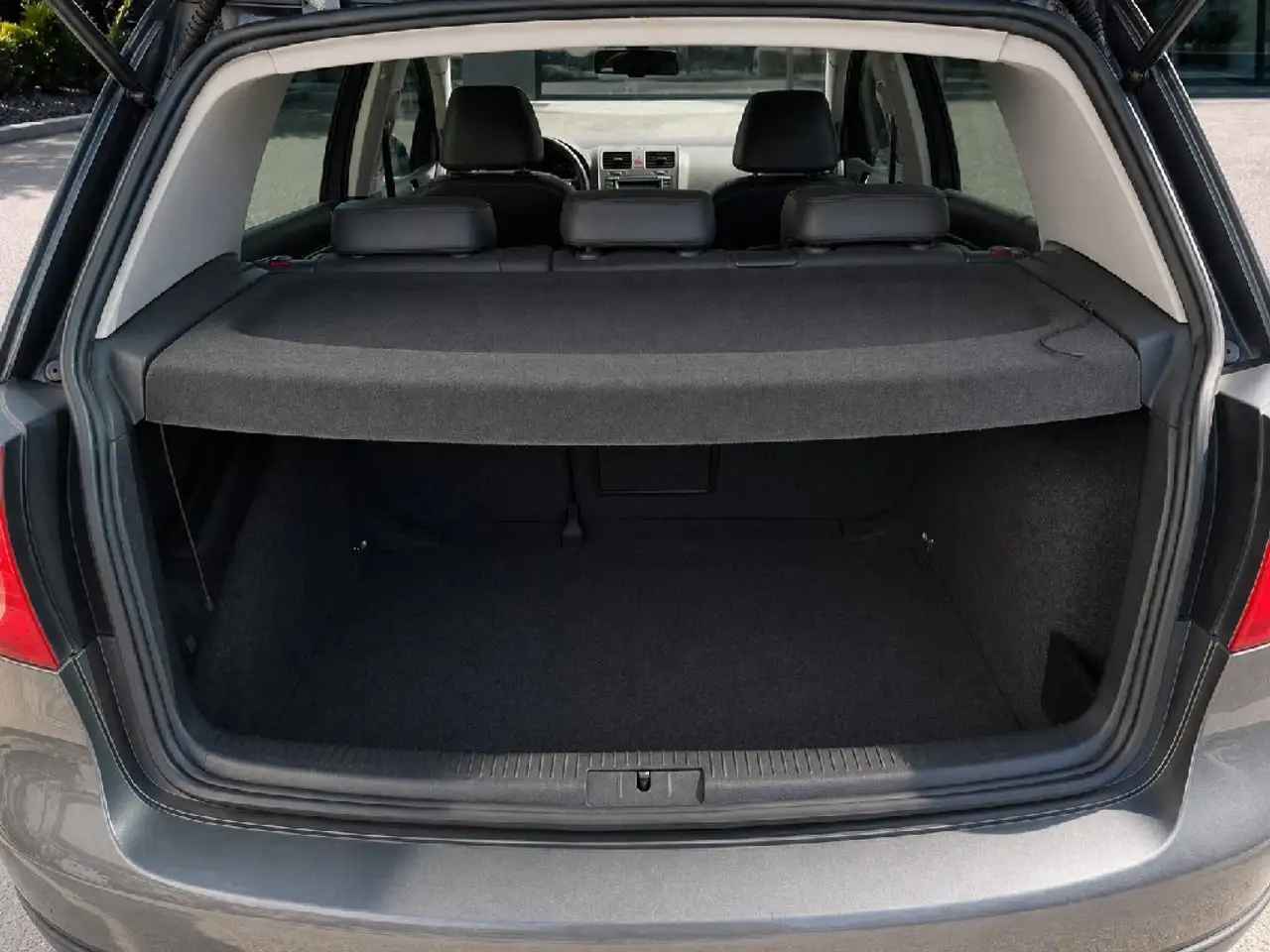 Volkswagen Golf Standard Model — photo 9