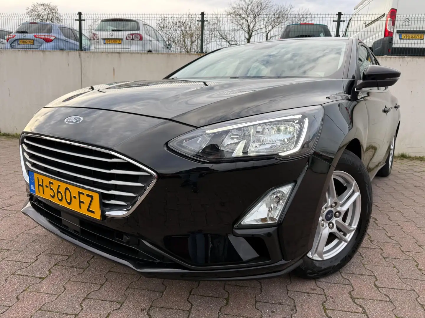 Ford Focus 1.0 EcoBoost Trend Edition Business/NAVI/CRUISE/NL Zwart - 2