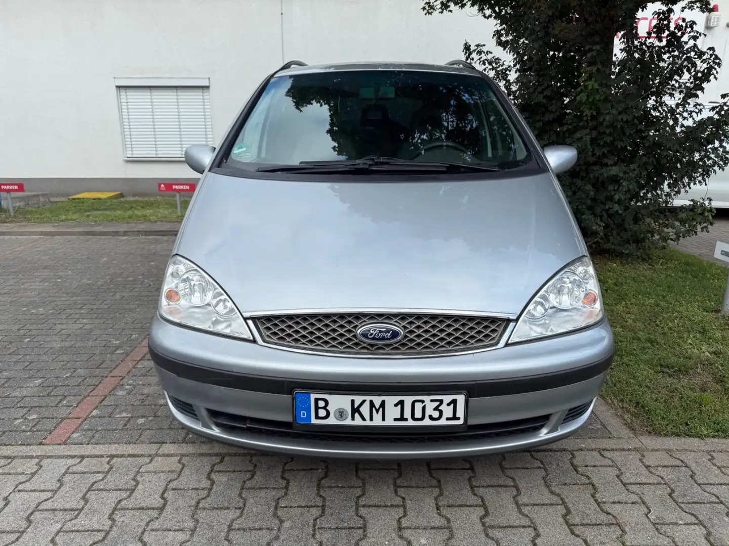 Ford Galaxy Ghia Plateado - 1
