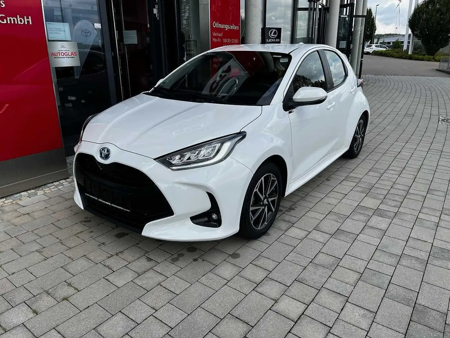 Toyota Yaris Hybrid 1.5 VVT-i Team Deutschland Technik Paket Blanco - 2