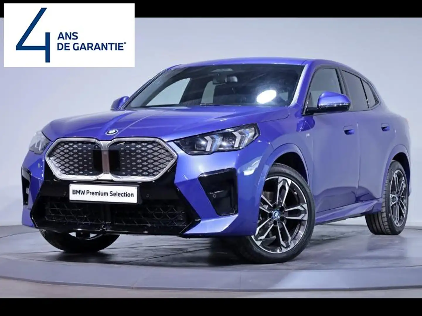 BMW iX2 eDrive20 Kit M Sport Bleu - 1