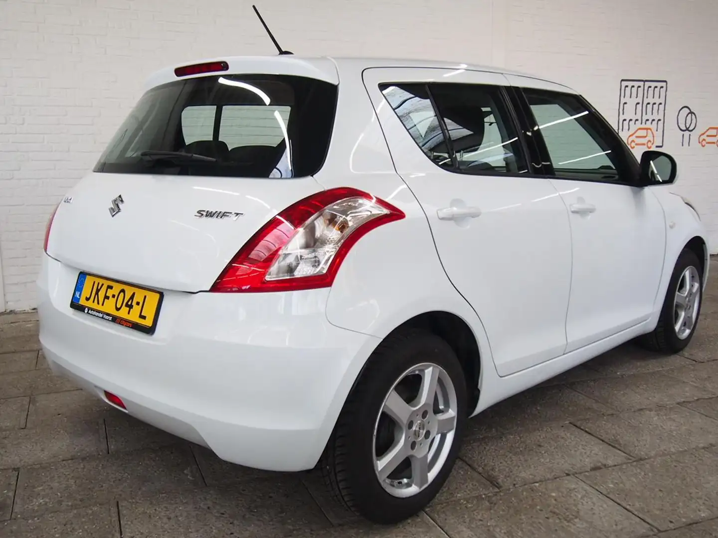 Suzuki Swift 1.2 Comfort EASSS (APK:Nieuw) Incl.Garantie Wit - 2