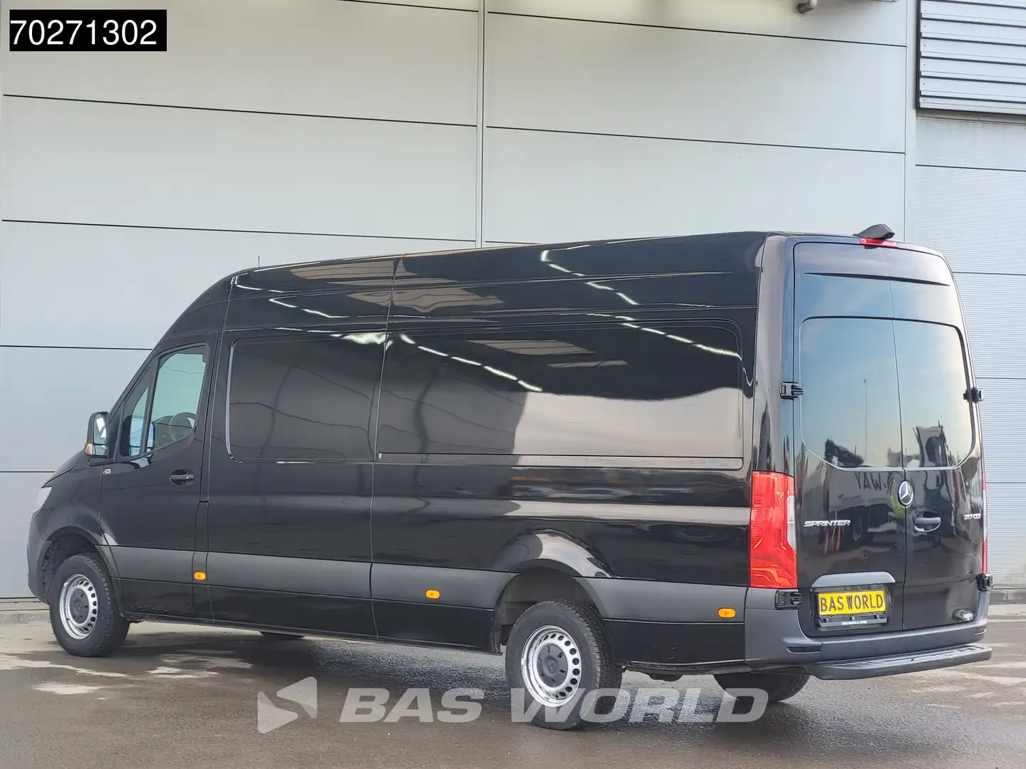 Mercedes-Benz Sprinter 317 CDI Automaat L3H2 Camera MBUX Airco Maxi L3 14 Zwart - 2