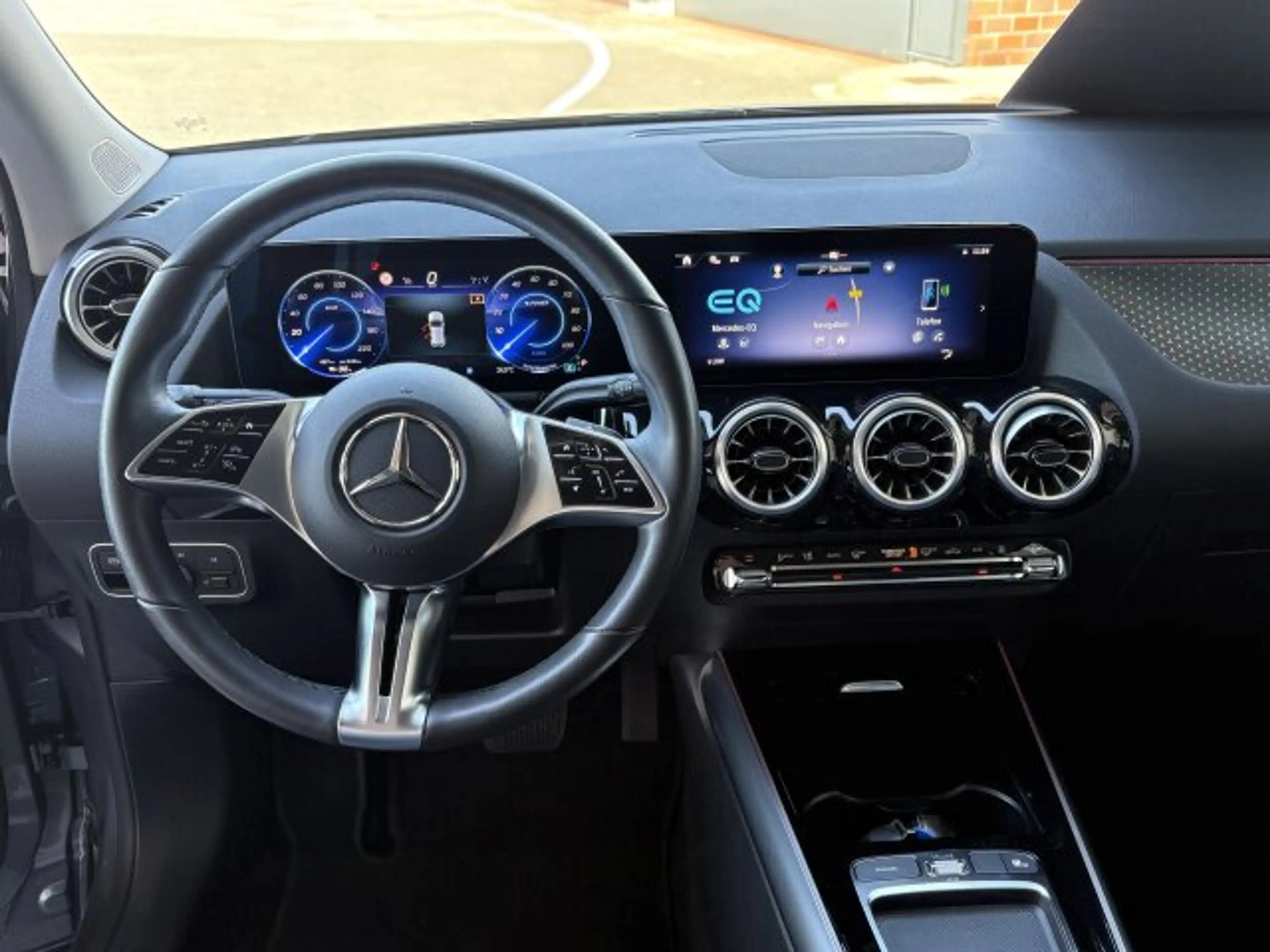 Mercedes-Benz EQA 250 EQA 250+ Progressive AHK LED eHeckklappe Kamera — photo 2