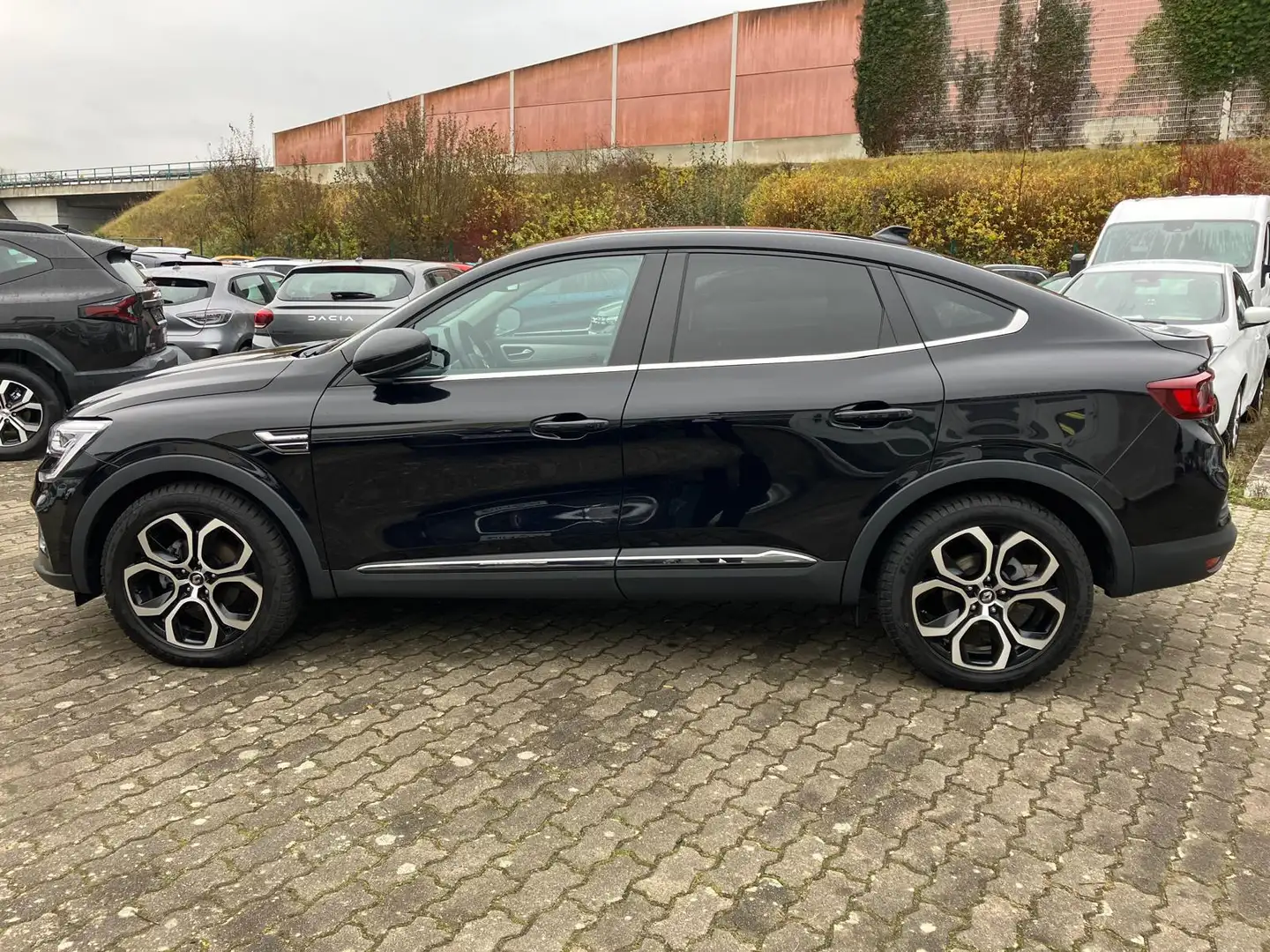 Renault Arkana TECHNO TCe 140 AUTOMATIK|KLIMA|KAMERA Schwarz - 2