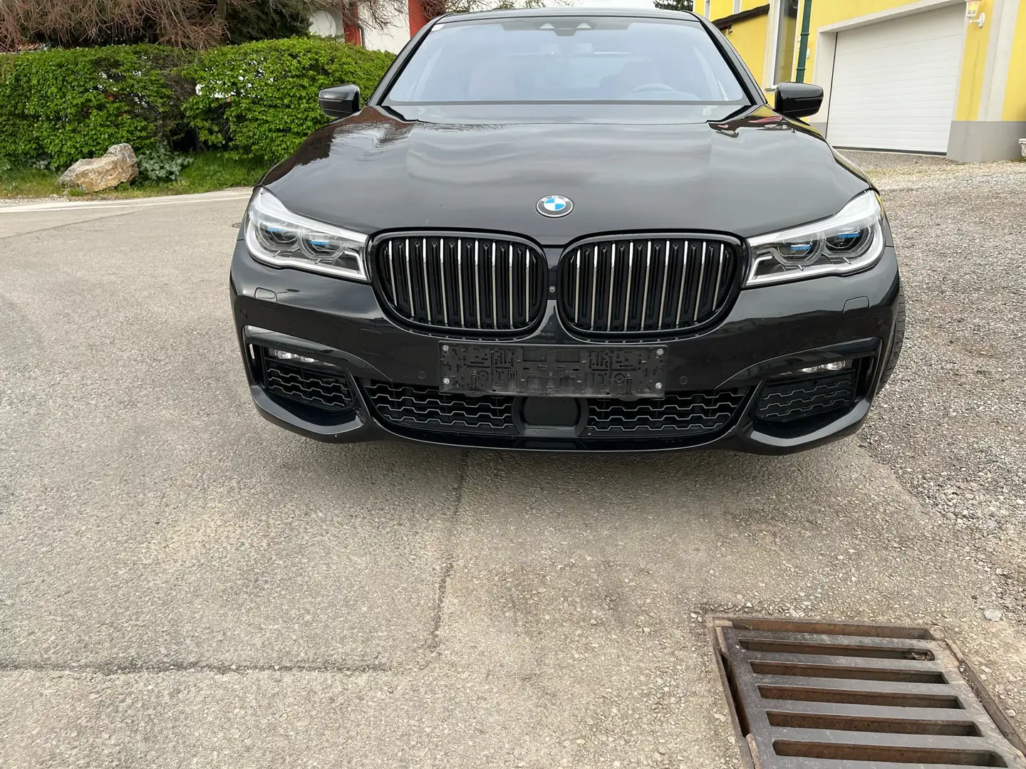 BMW 750 750d xDrive Aut. M-Paket Voll Negro - 2