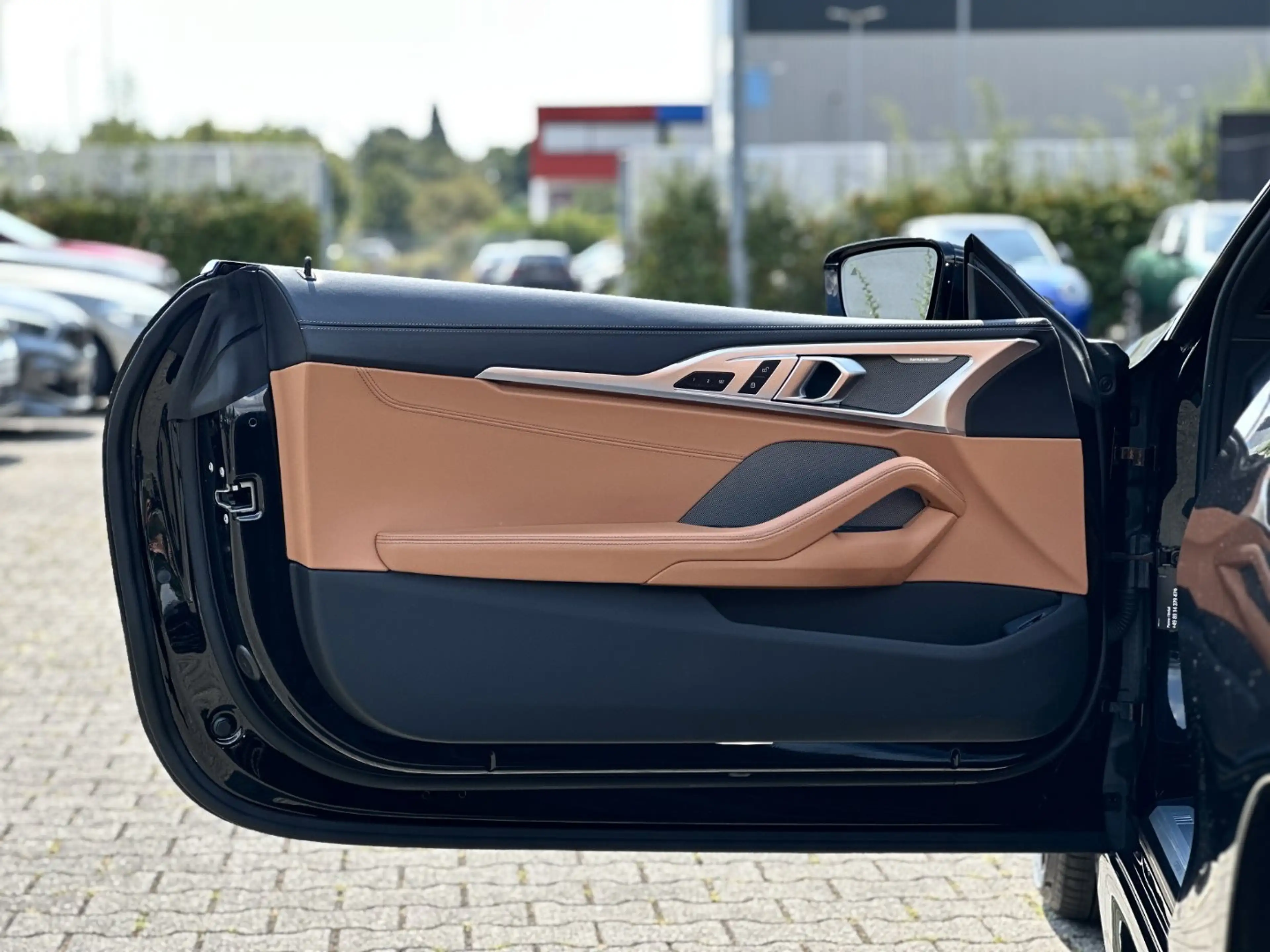BMW 840 i xDrive Cabrio — photo 10