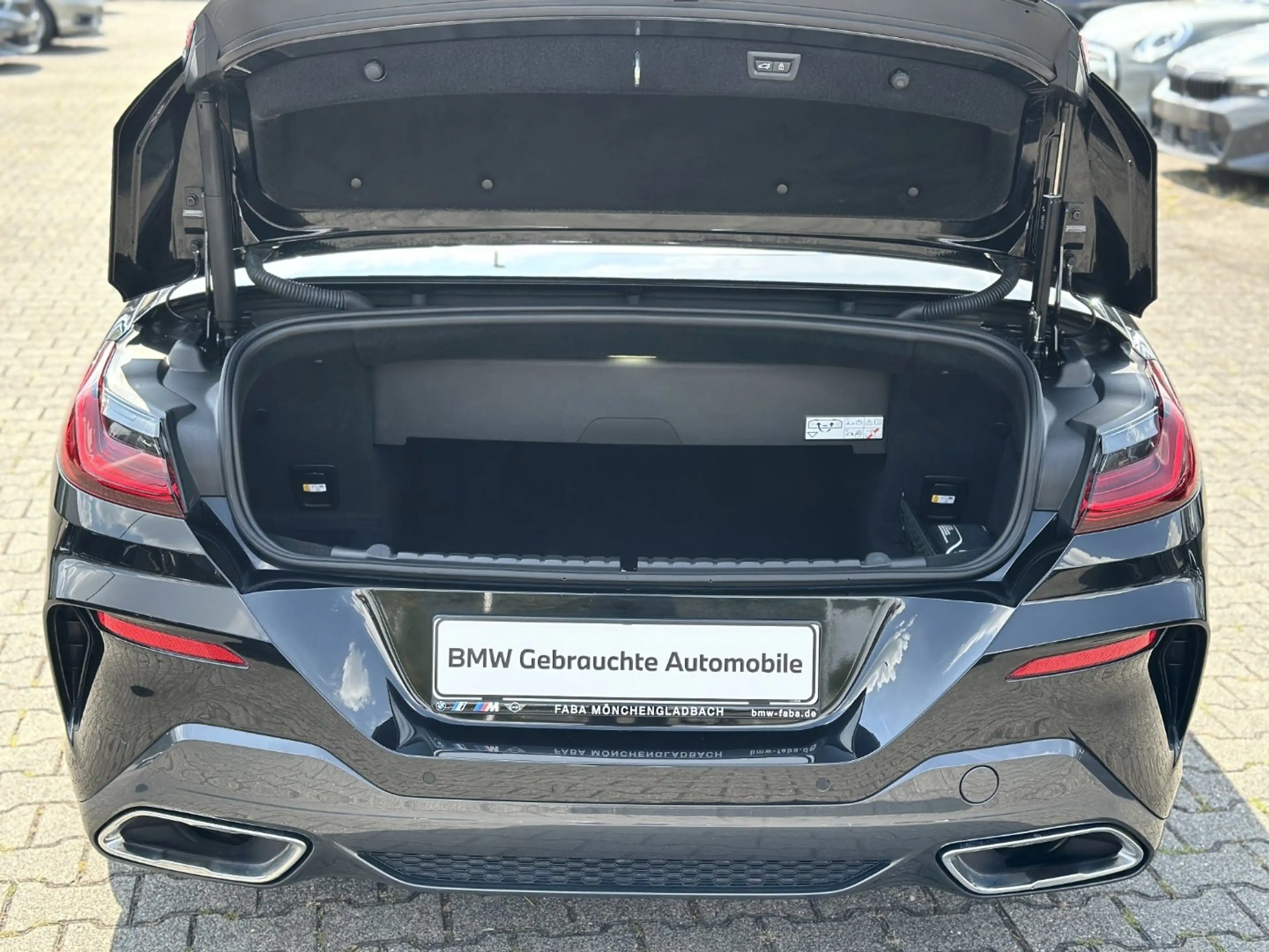 BMW 840 i xDrive Cabrio — photo 9