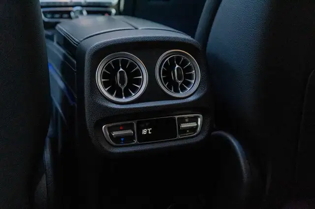 Mercedes-Benz G-Class view 23