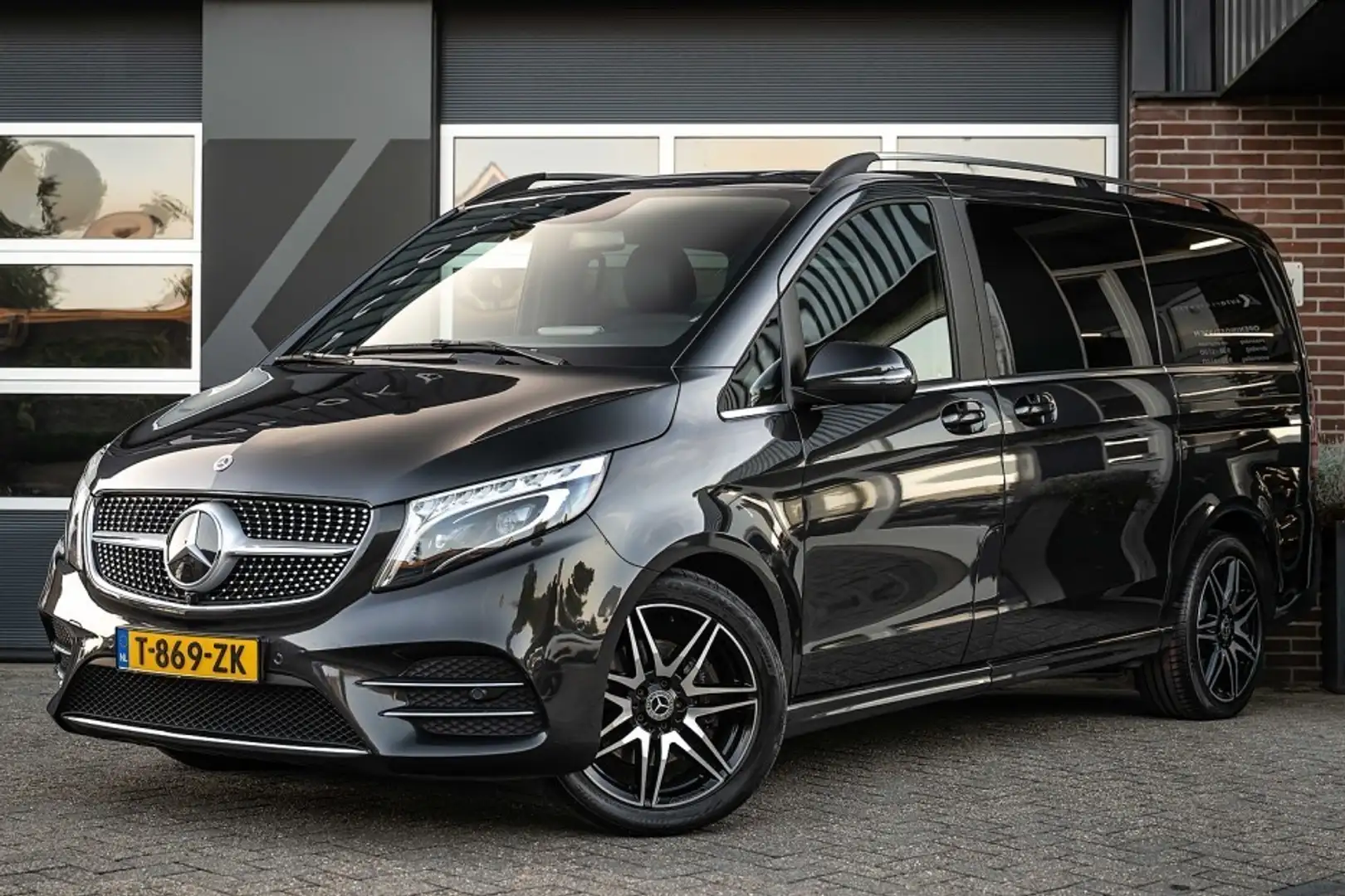 Mercedes-Benz V 300 300d Lang Avantgarde 8p.| AMG | Elek, schuifdeuren Gris - 1