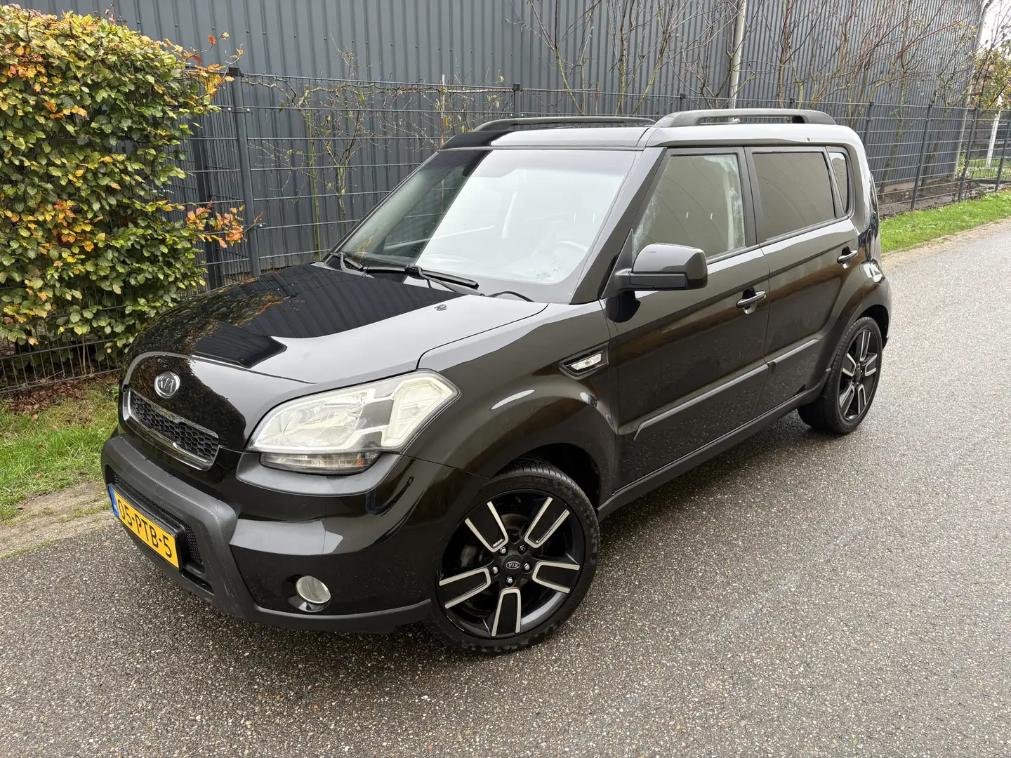 Kia Soul 1.6 Bass / LEER / AIRCO ECC / NAVI Zwart - 2