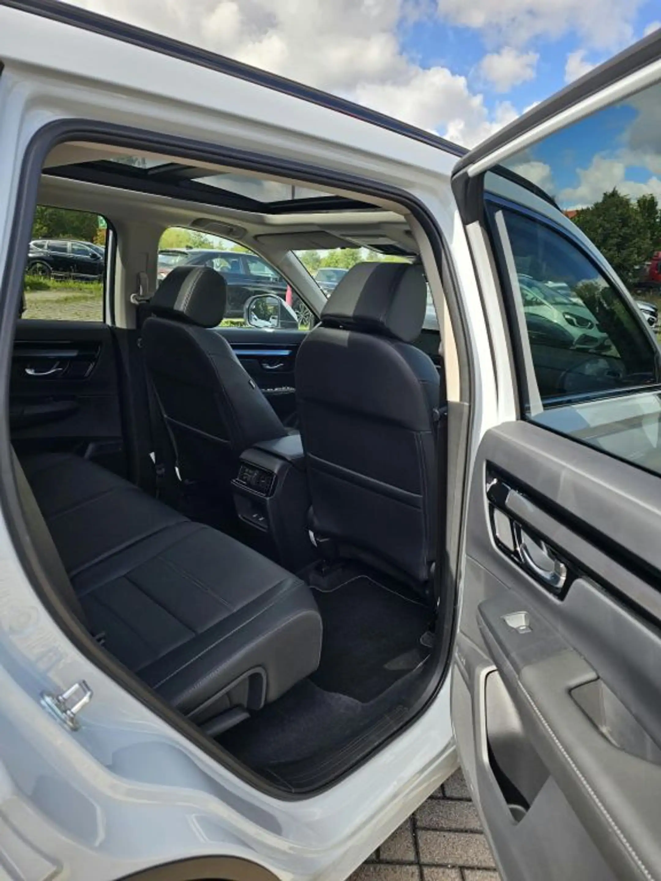 Honda CR-V e:HEV 2.0 i-MMD Hybrid AWD Elegance — photo 10