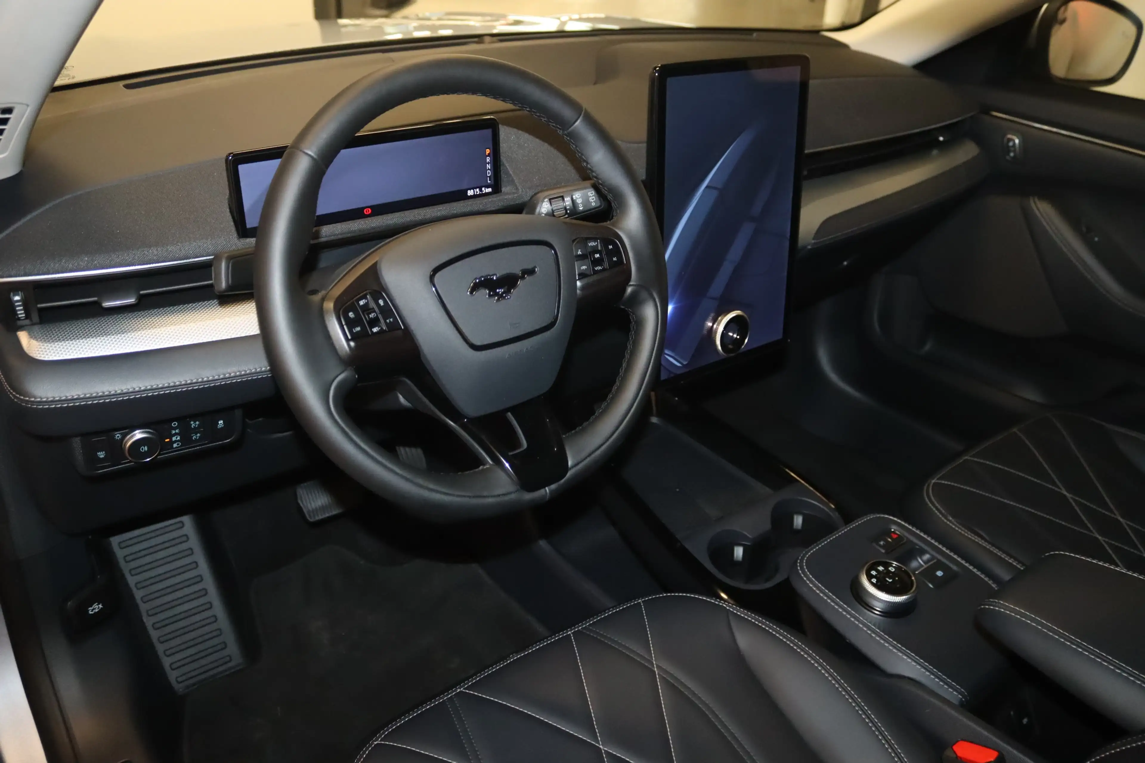 Ford Mustang Mach-E 99 kw h-NAV-LED-KAMERA-ACC-APPS- — photo 9