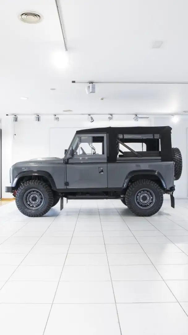 Land Rover Defender 90TDI Techo Lona Gris - 1