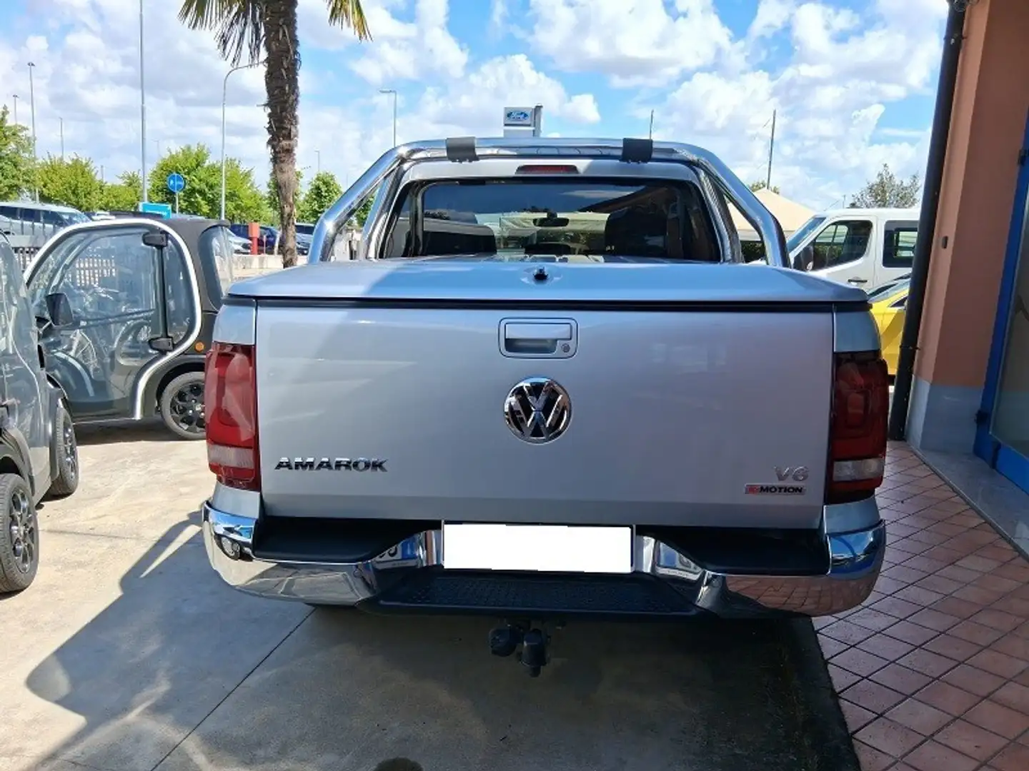 Volkswagen Amarok 3.0 V6 TDI 4MOTION BMT permanente aut. DC Highline Grijs - 2