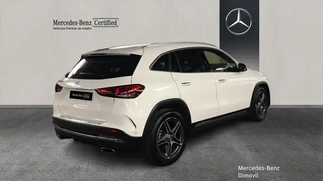 Mercedes-Benz GLA view 2
