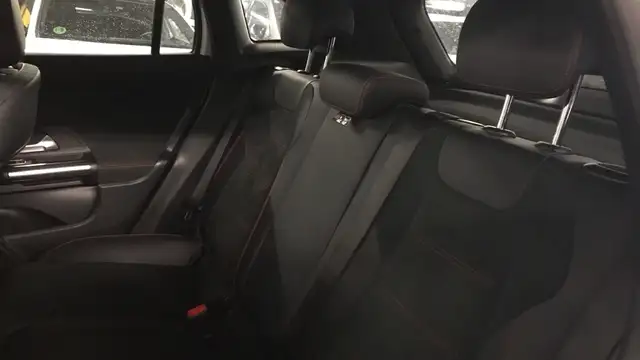Mercedes-Benz GLA view 11