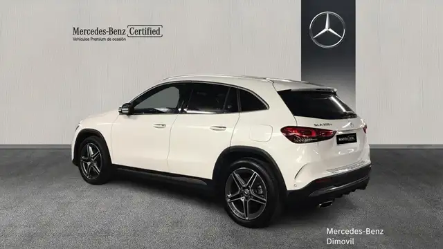 Mercedes-Benz GLA view 4