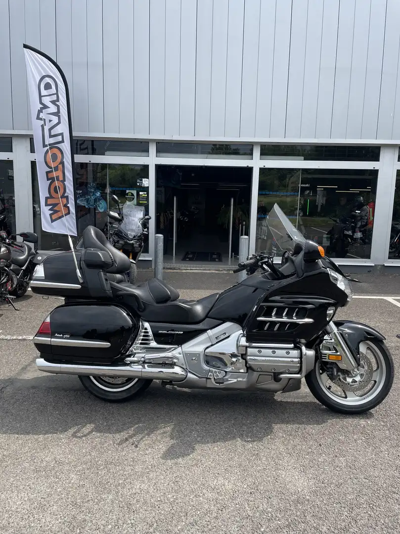 Honda Gold Wing - 1