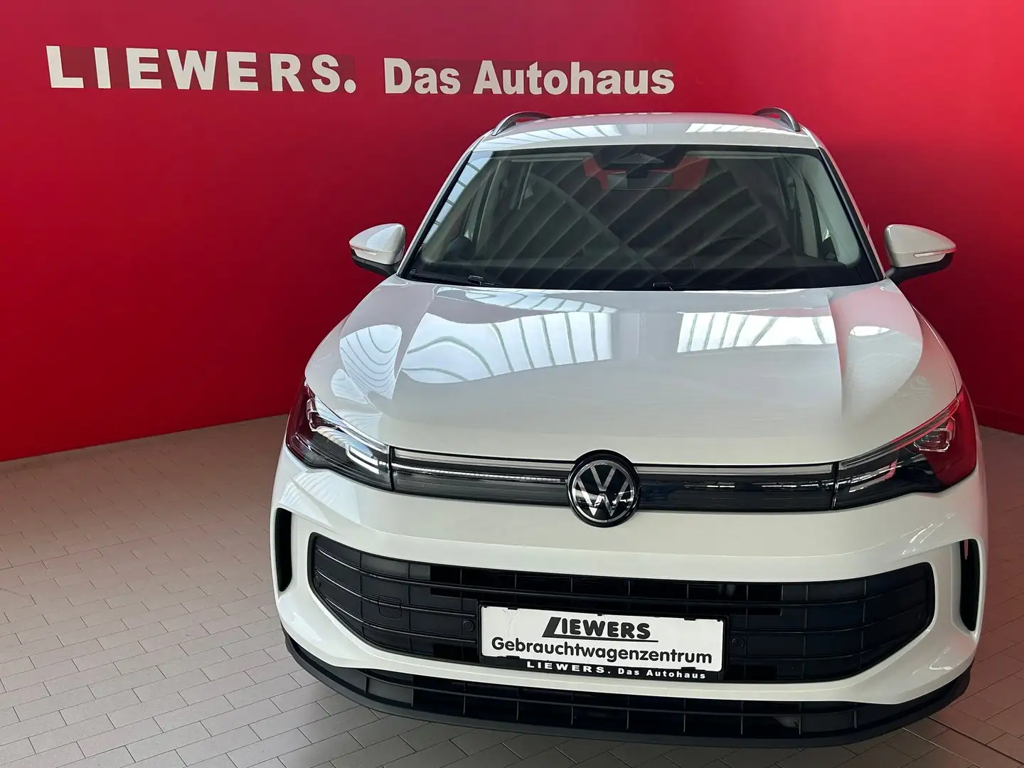 Volkswagen Tiguan 4Me eTSI DSG Weiß - 2