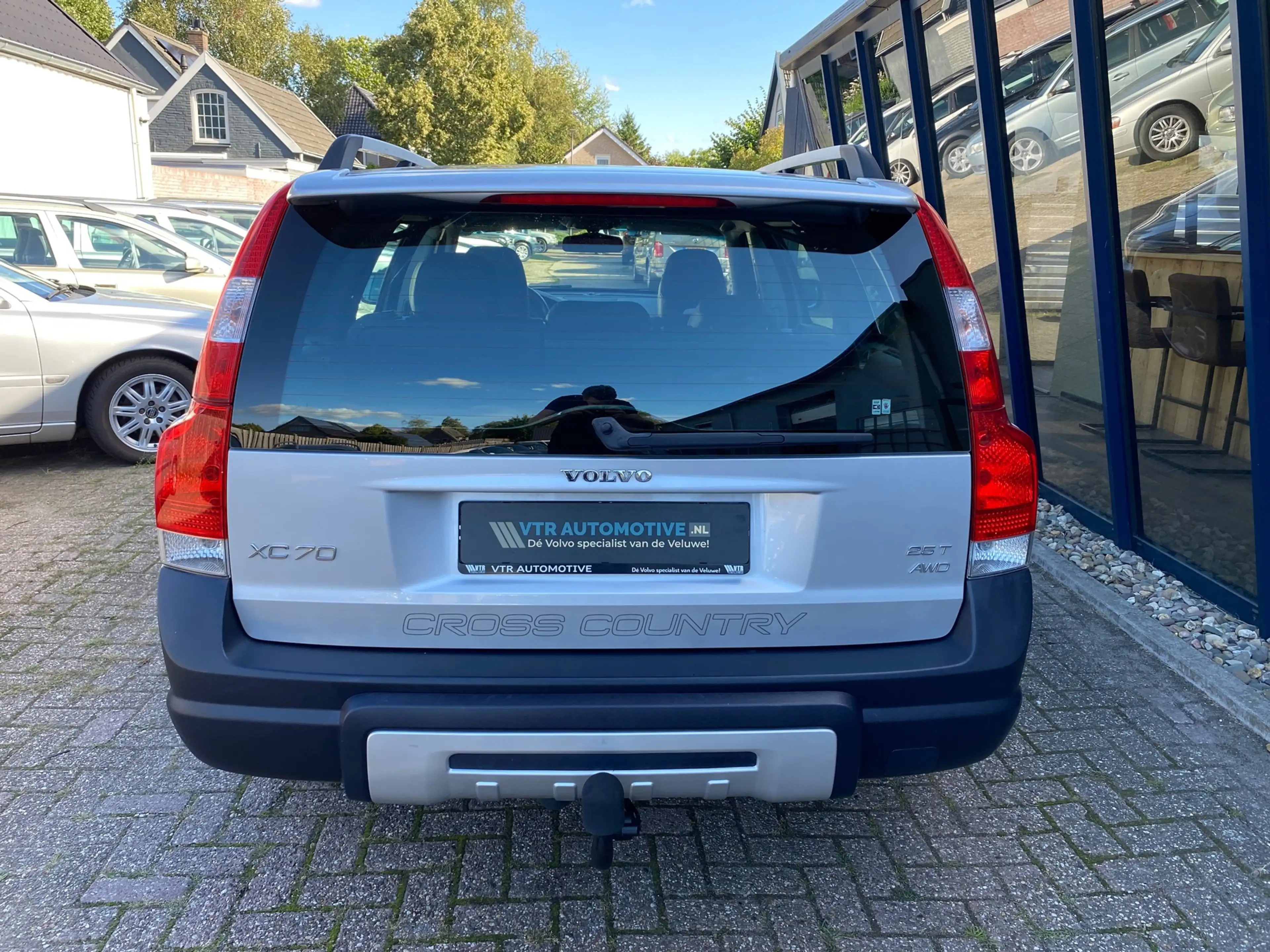 Volvo XC70 2.5 T Kinetic 4WD Automaat — photo 3