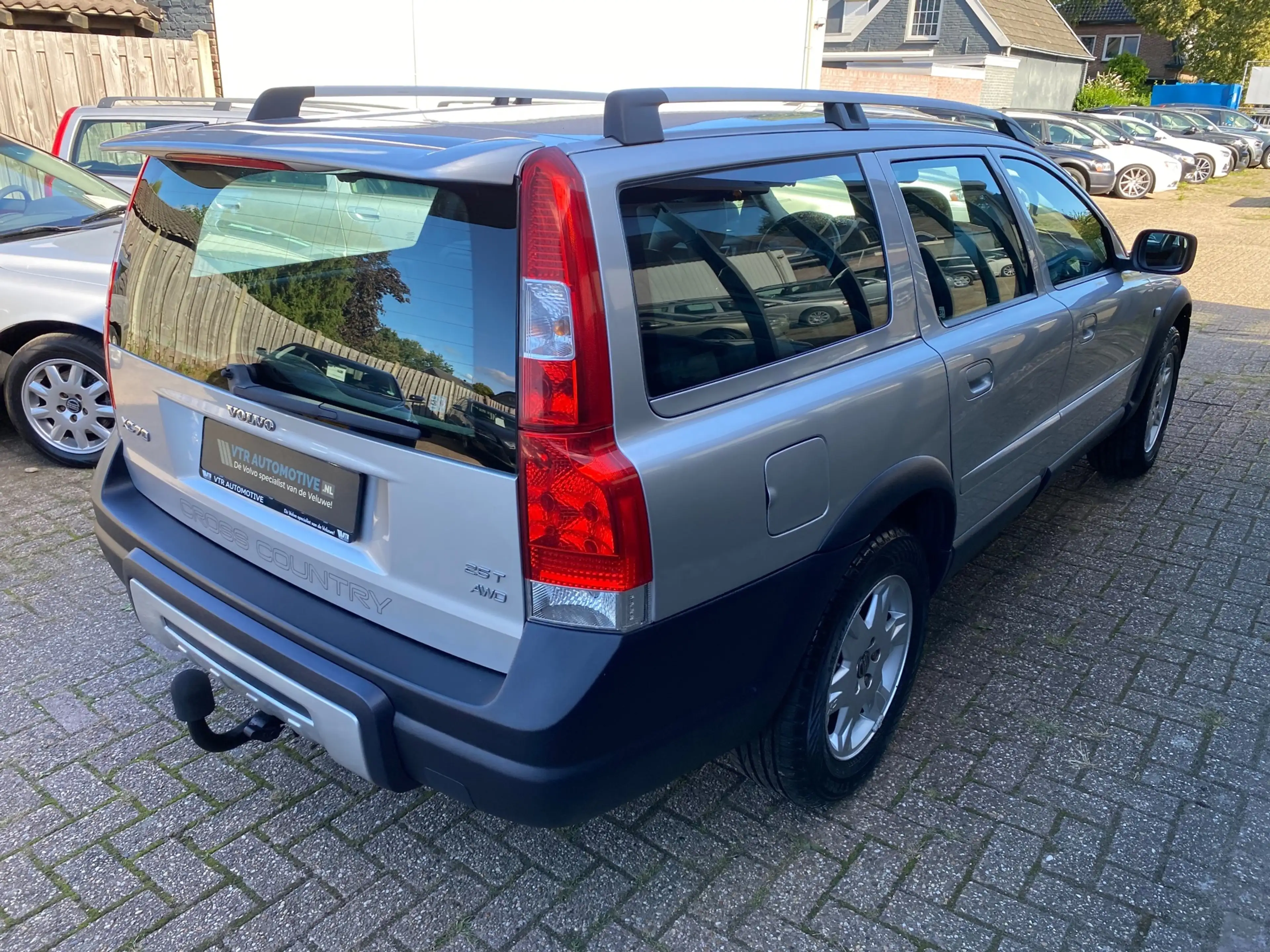 Volvo XC70 2.5 T Kinetic 4WD Automaat — photo 4
