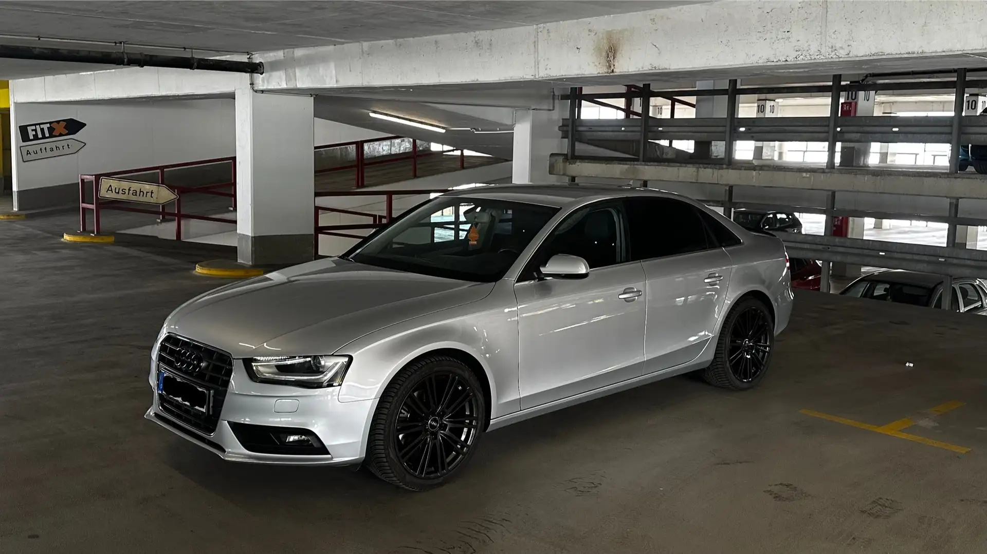 Audi A4 1.8 TFSI Facelift TÜV Neu Scheckheftgepflegt - 1