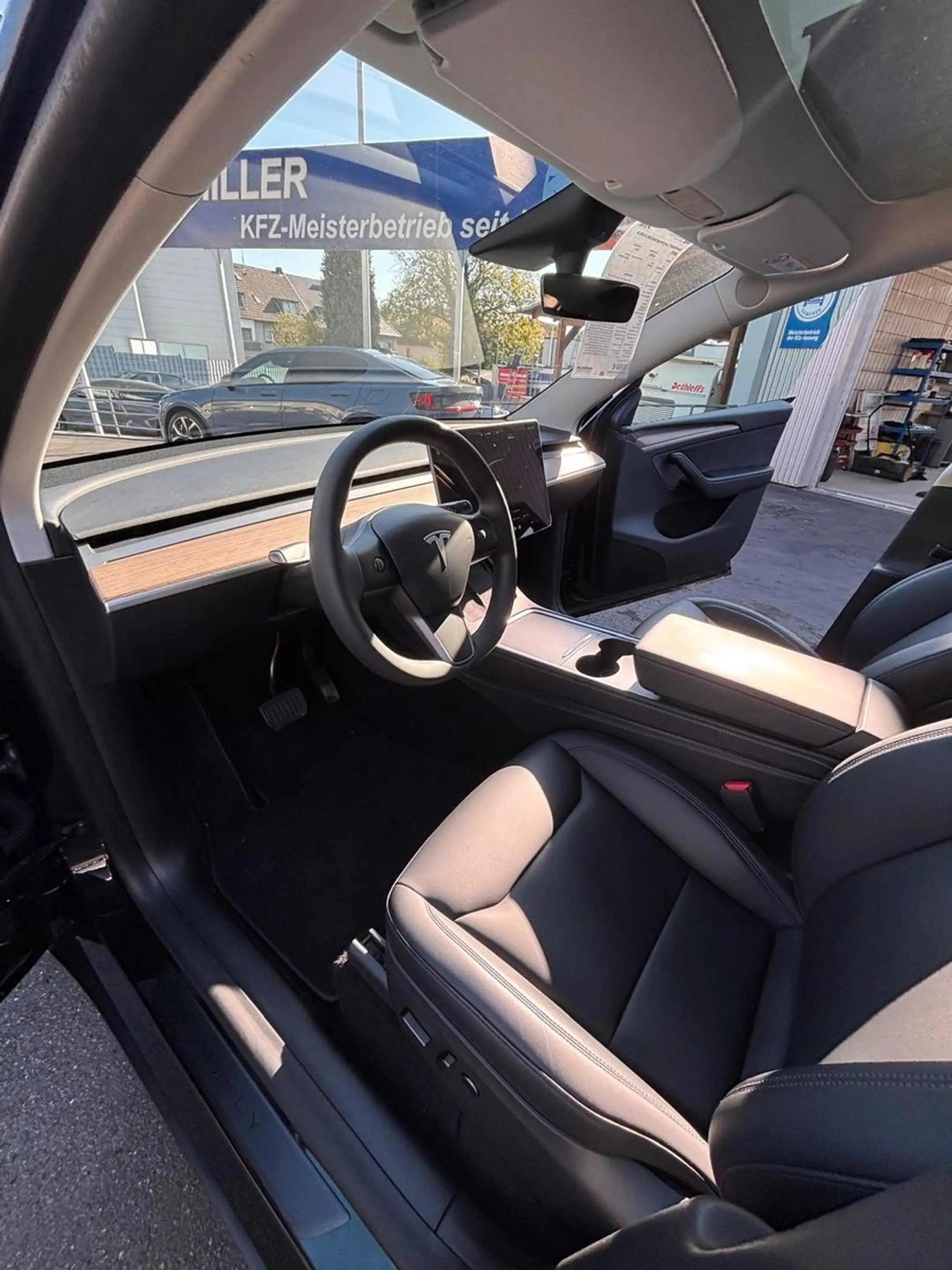 Tesla Model Y Long Range Dual AWD # AHK # MWST. — photo 12