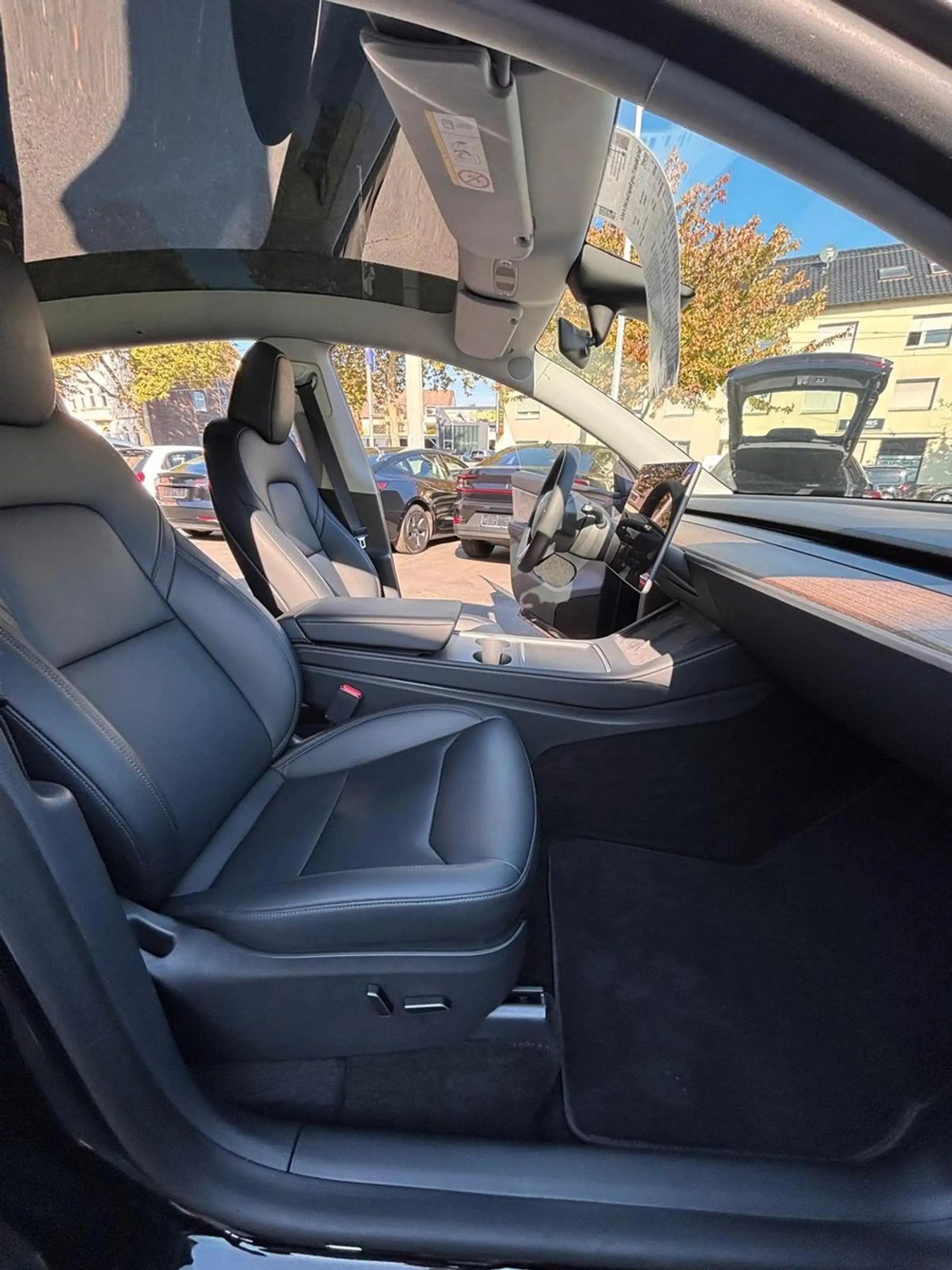 Tesla Model Y Long Range Dual AWD # AHK # MWST. — photo 17