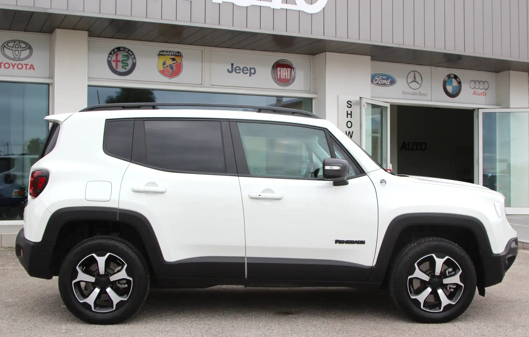 Jeep Renegade Renegade 1.3 t4 phev Trailhawk 4xe at6 Bianco - 2