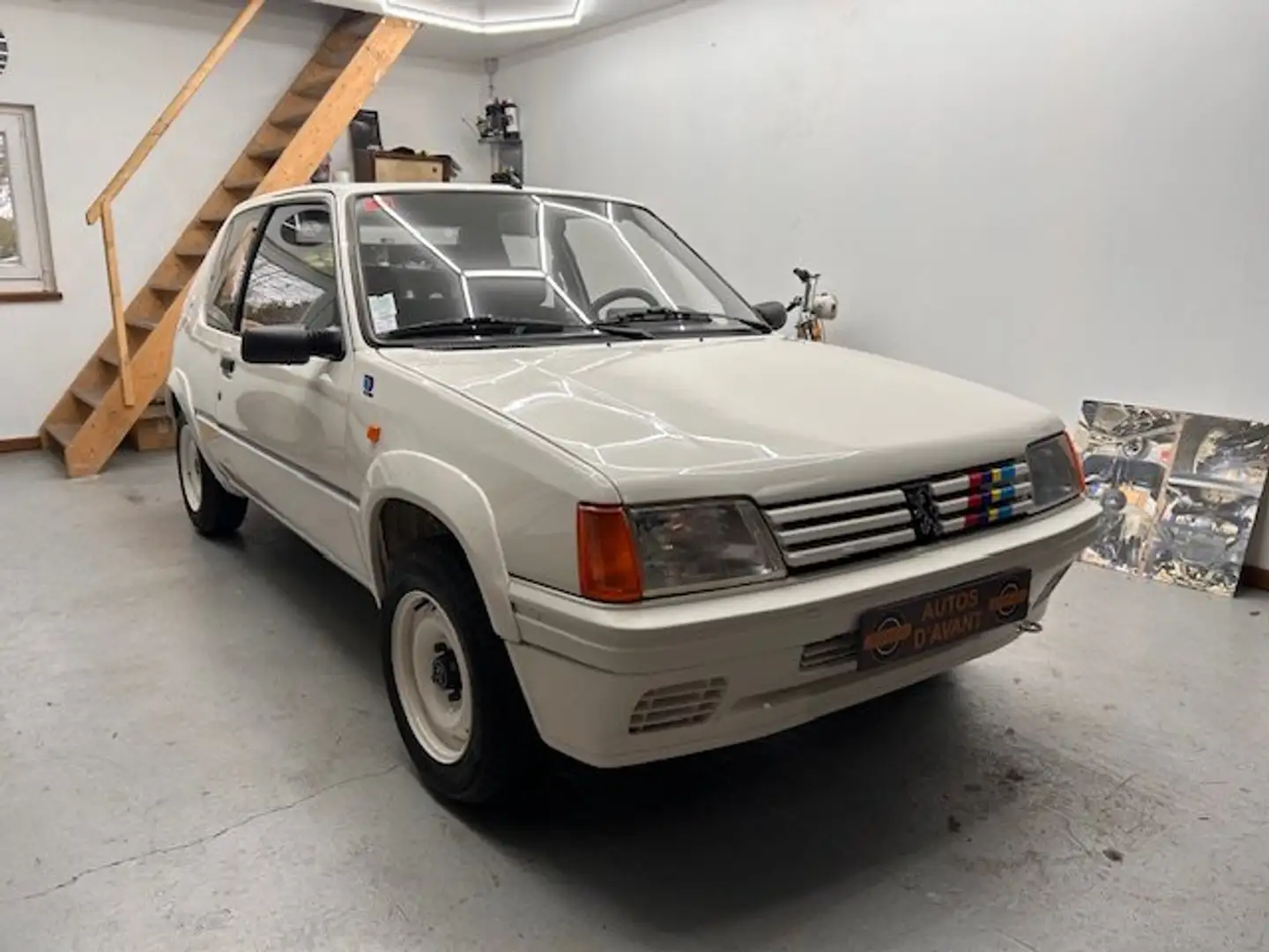 Peugeot 205 1.3i Rallye White - 1