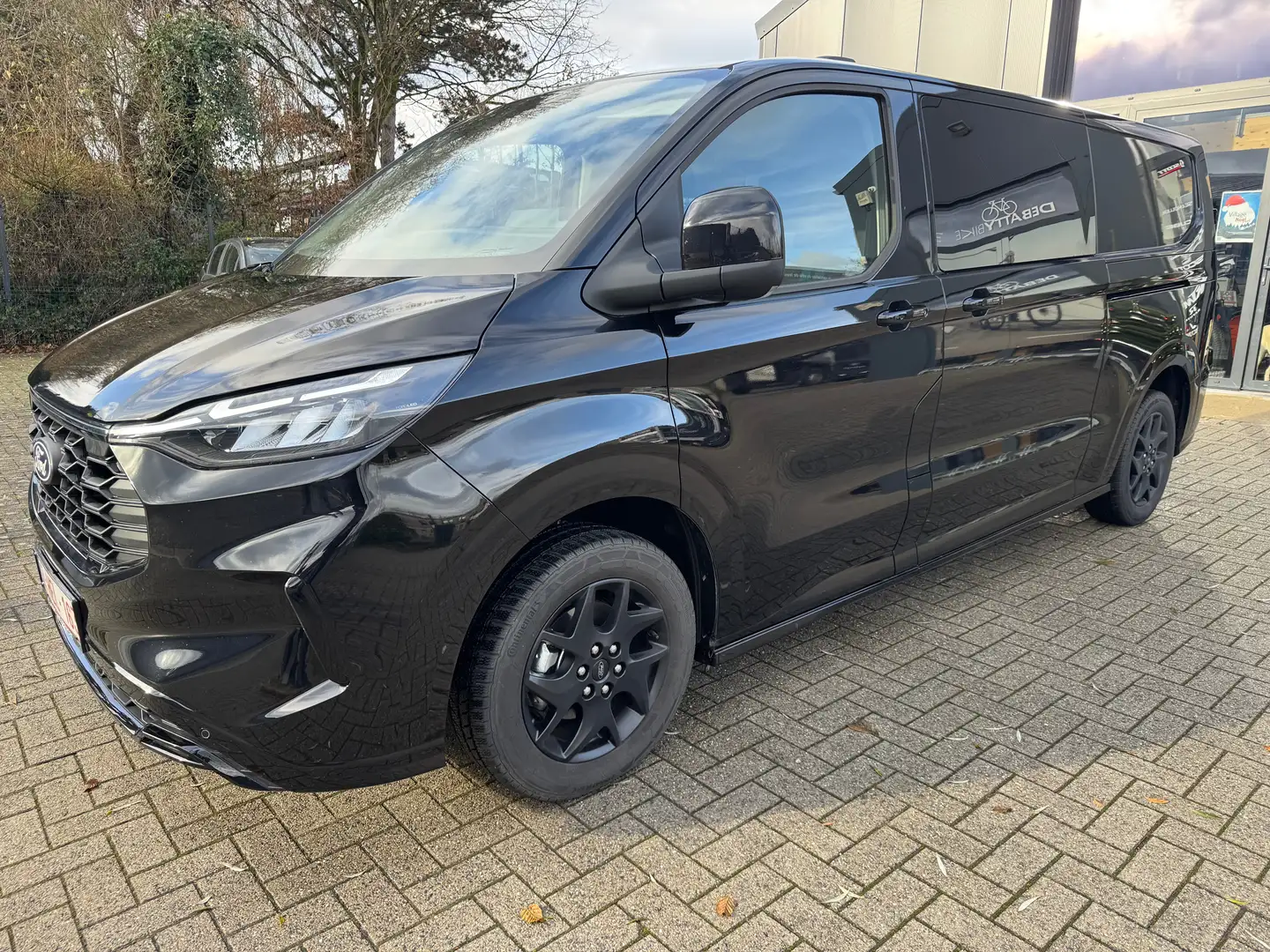 Ford Transit Custom 2.0 TDCi L2H1 SPORT 5 PL (EU6.2) Zwart - 1