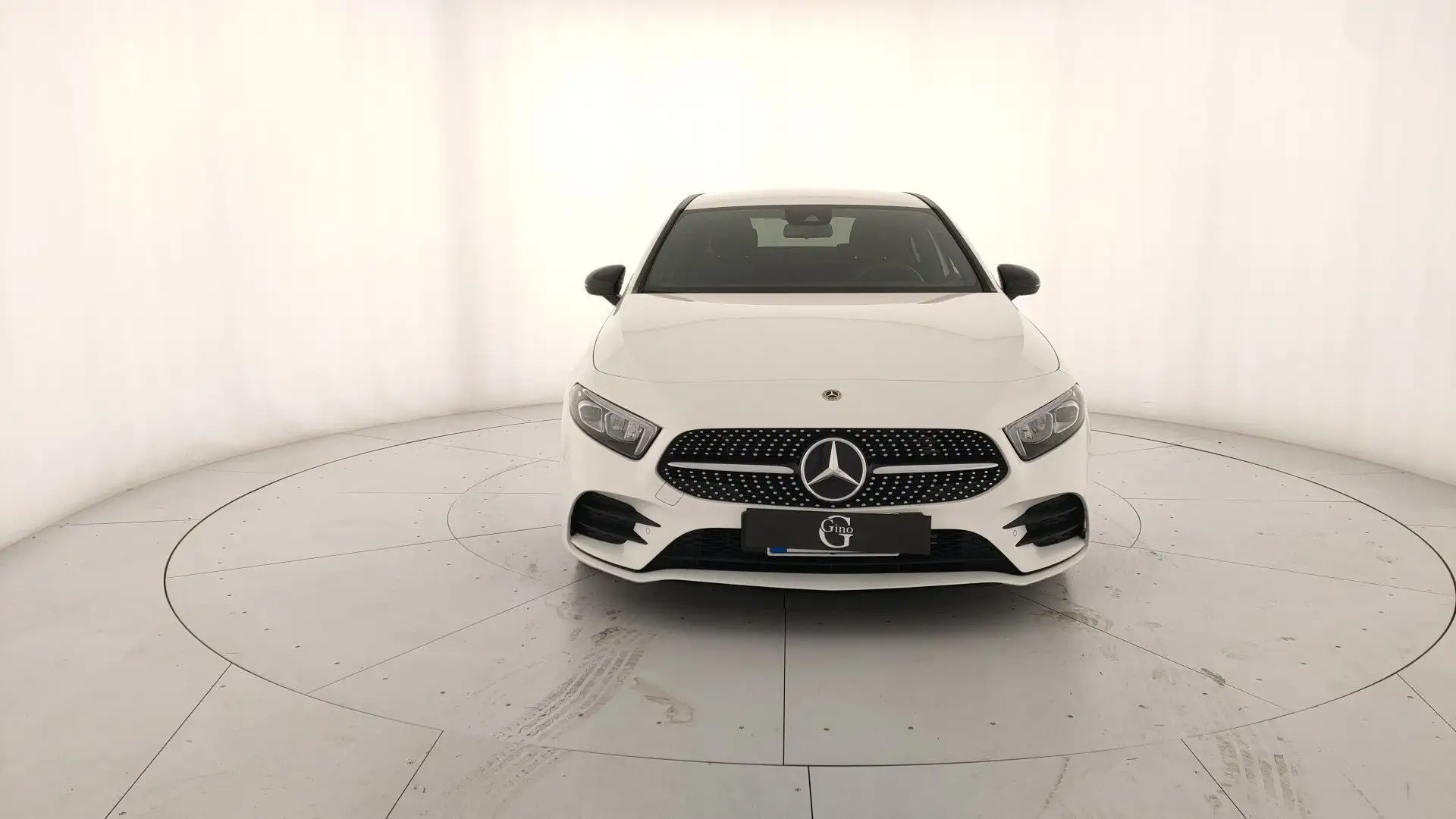 Mercedes-Benz A 180 d Premium Wit - 2