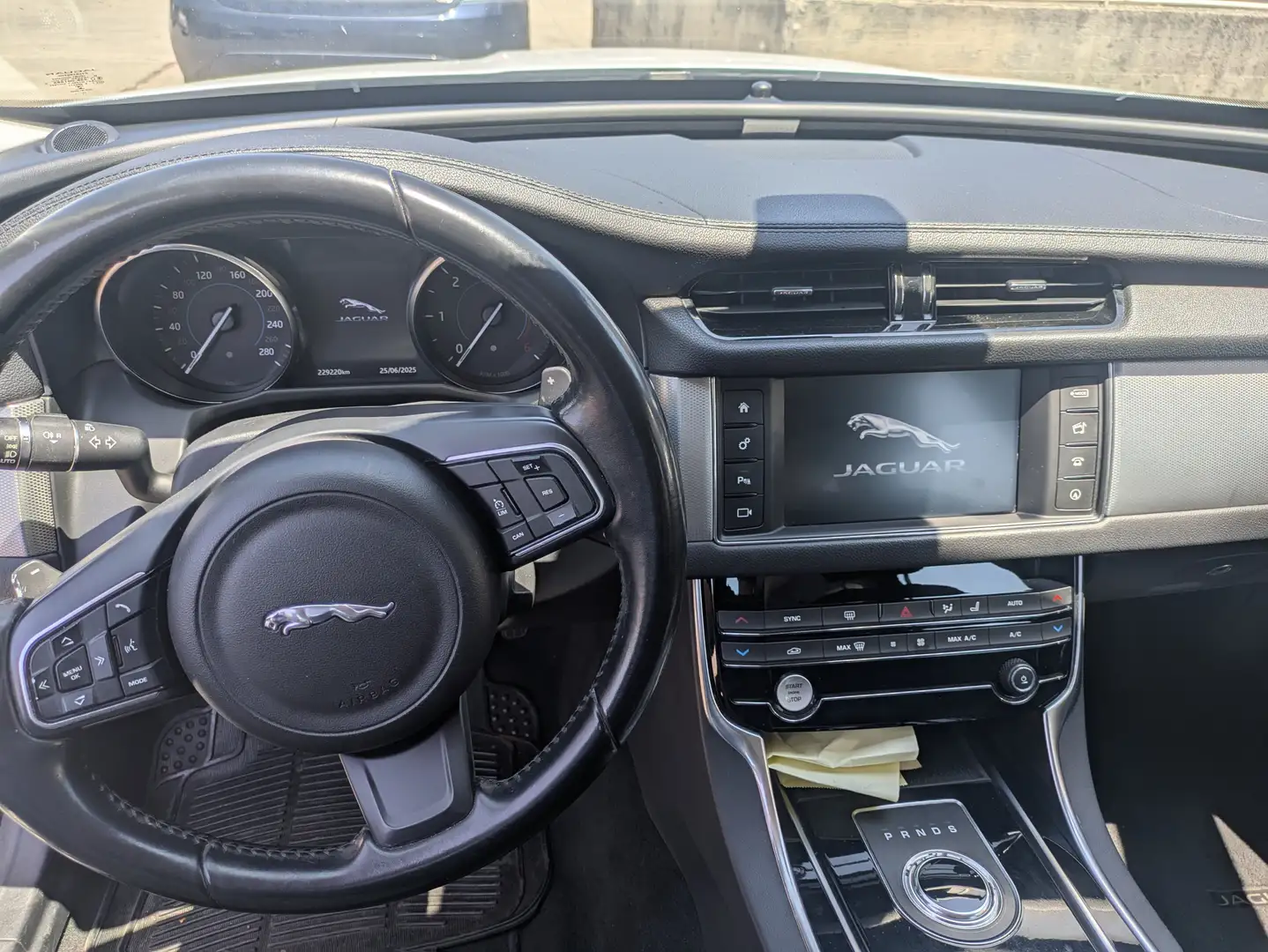Jaguar XF XF II Sportbrake 2.0d Pure Business Edition 180 cv Bianco - 1