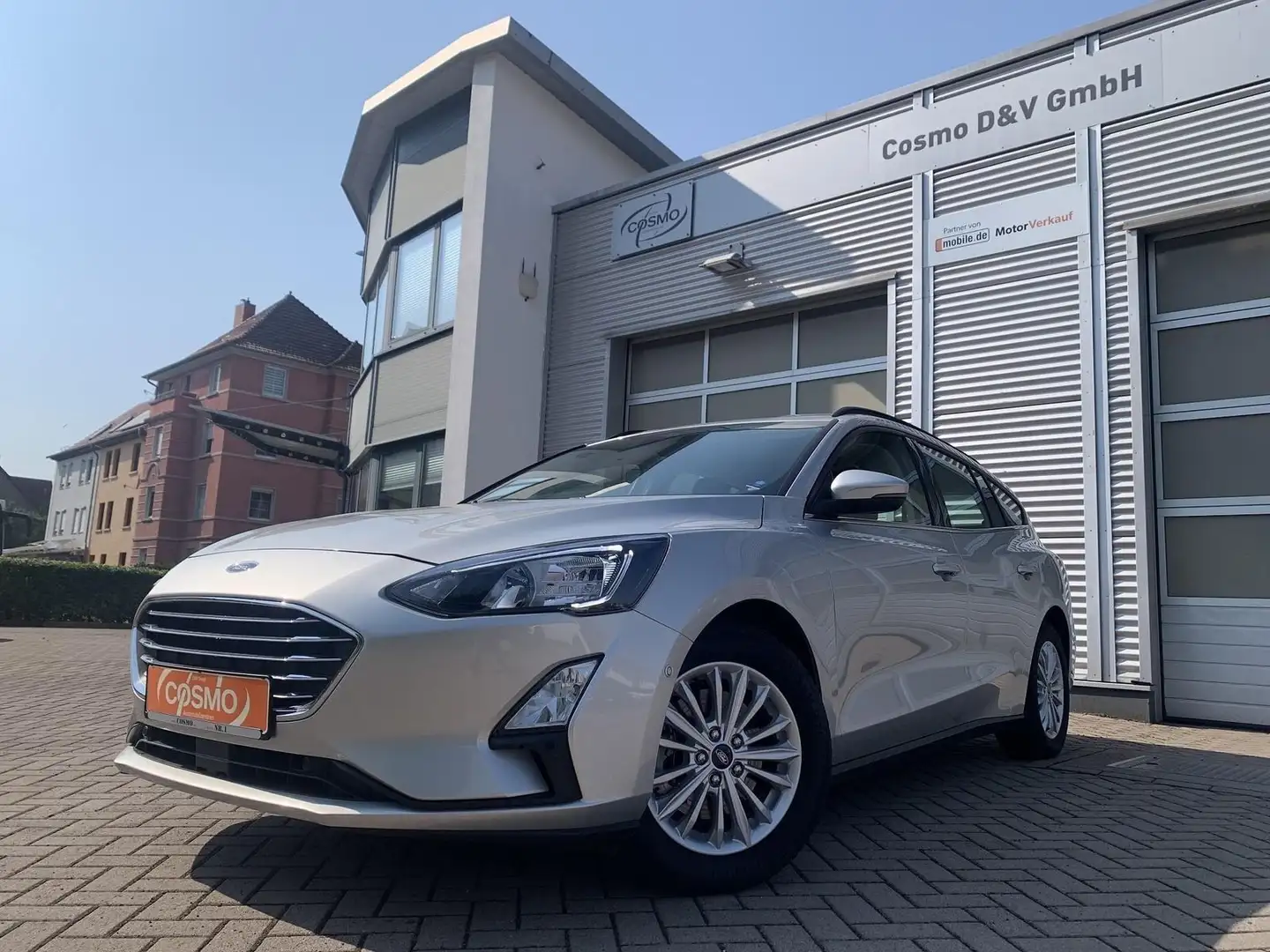 Ford Focus Turnier 1.0 Titanium Navi+Sitzhzg+Klimaaut srebrna - 1