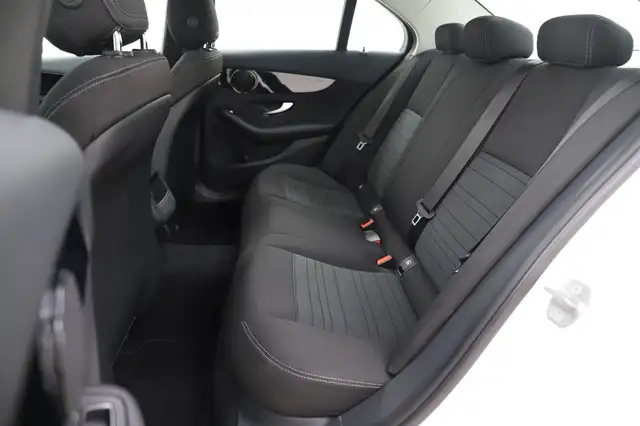Mercedes-Benz C view 11