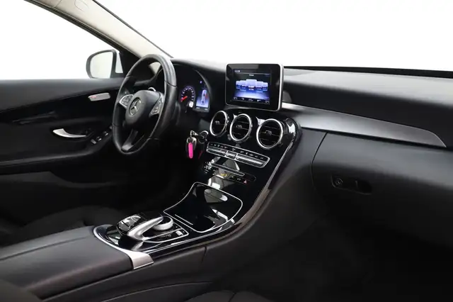 Mercedes-Benz C view 15