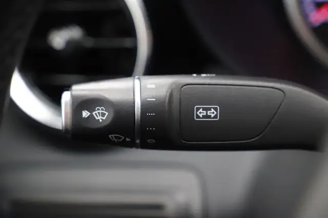 Mercedes-Benz C view 21
