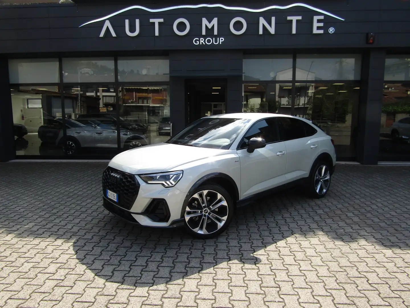 Audi Q3 SPB 40 2.0 TDI EDITION QUATTRO 200 CV,CERCHI 20 Grijs - 1