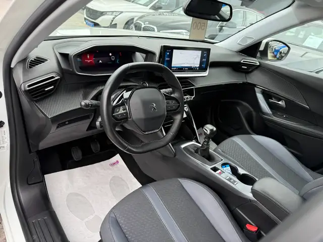 Peugeot 2008 view 14
