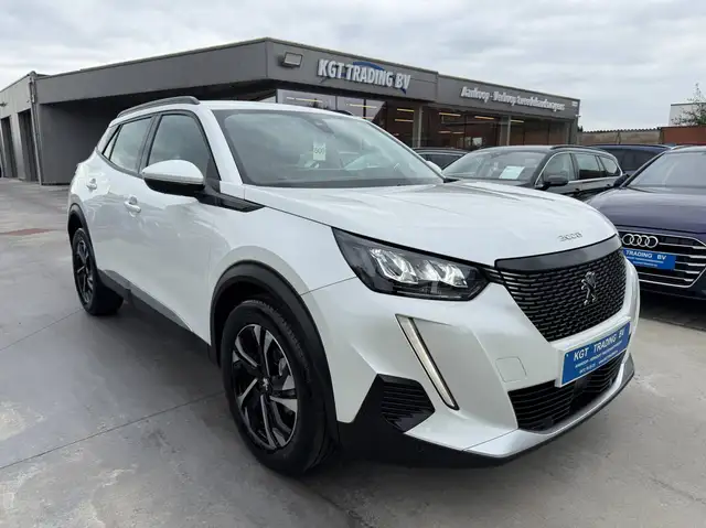 Peugeot 2008 view 3