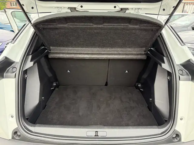 Peugeot 2008 view 16