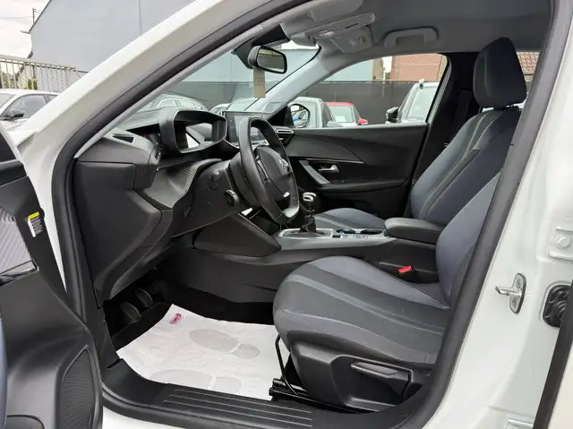 Peugeot 2008 view 13