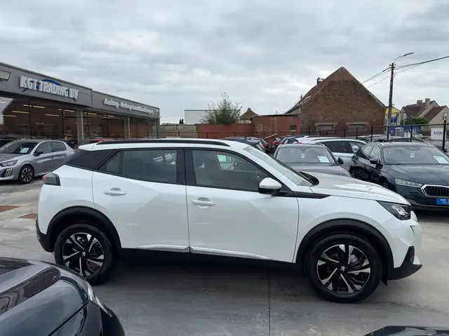 Peugeot 2008 view 4